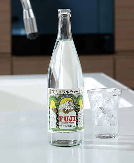 富士ミネラルウォーター「ゴールドラベル」